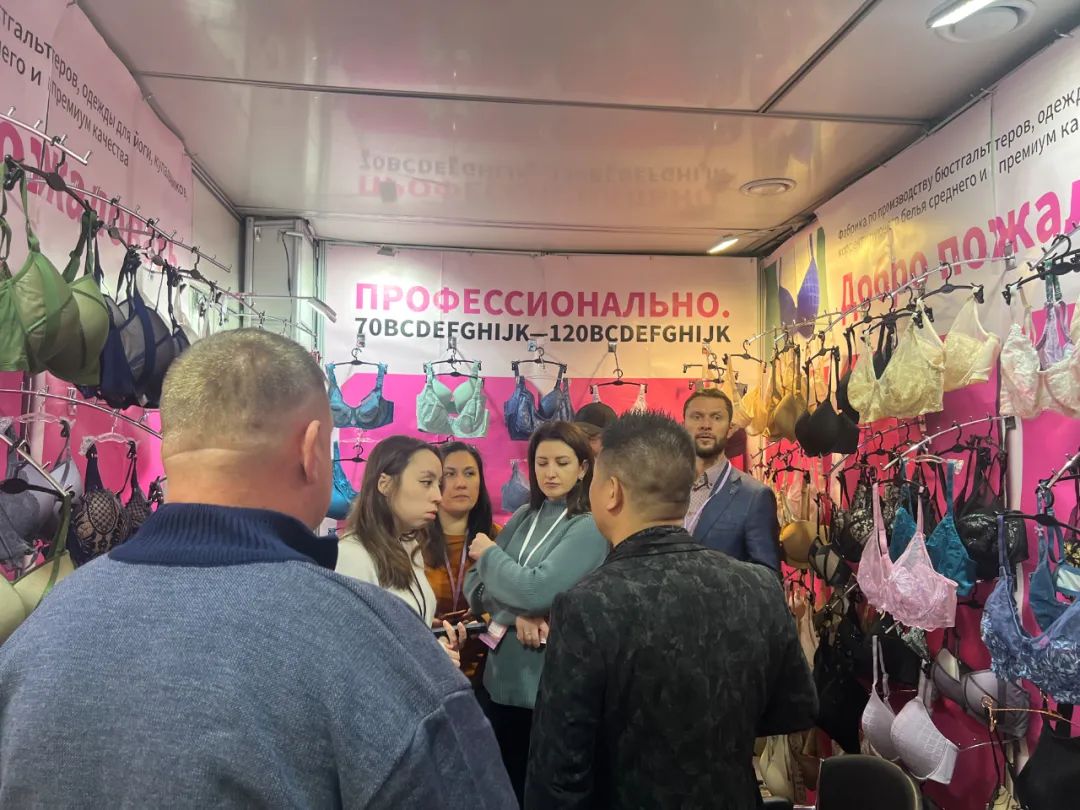 俄罗斯泳衣展，内衣展